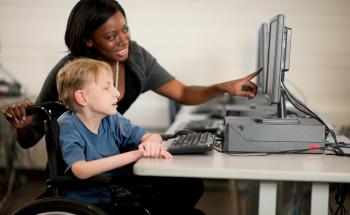The “Digital Tools for Students with Special Needs” course is a training program that aims to provide teachers with the ability to create educational materials suitable for their students’ specific needs using digital tools. 