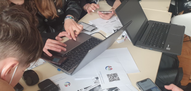 Each student/team must open the link related to the topic you worked before. After that, follow guidelines to create “Audio video with notices” game with learning apps.