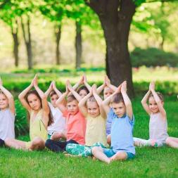 YOGA AND MEDITATION FOR TEACHERS FOCUSED ON KIDS AND TEENS IN DUBLIN (IRELAND): CONNECTING WITH OURSELVES. 