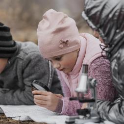 kids-learning-new-stuff-nature-outside