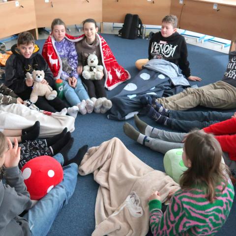 Czech Compliment Circle