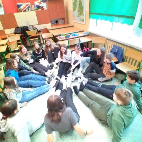 Polish students in the compliment circle