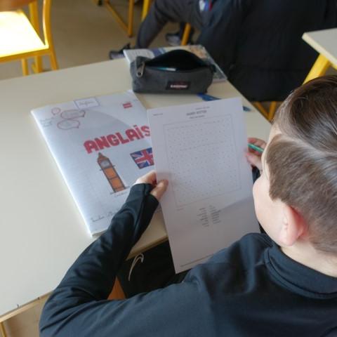 French students working on Italian worksheets