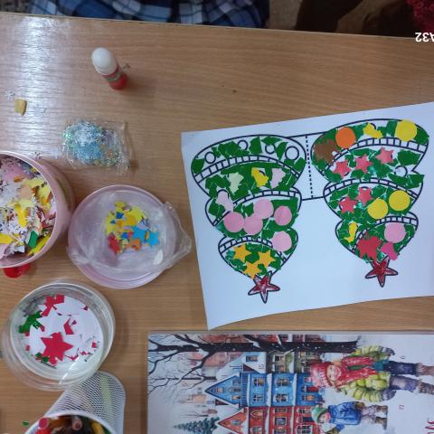 My students play work Primary School No.4, Romania